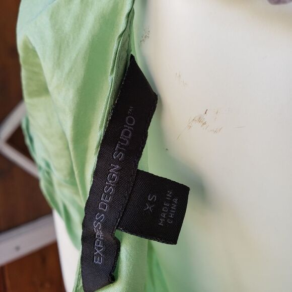 Express Design Studio Green Silk Blouse with Stone - Picture 10 of 11